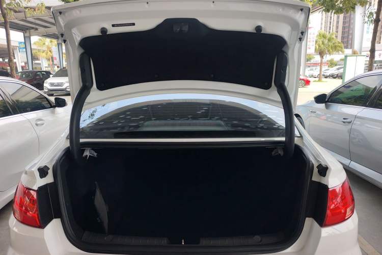 Used Geely Auto Emgrand GL 2019 1.4T CVT Elite Smart Edition Trunk