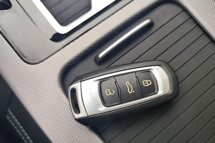 Used Geely Auto Emgrand GL 2019 1.4T CVT Elite Smart Edition Vehicle Key