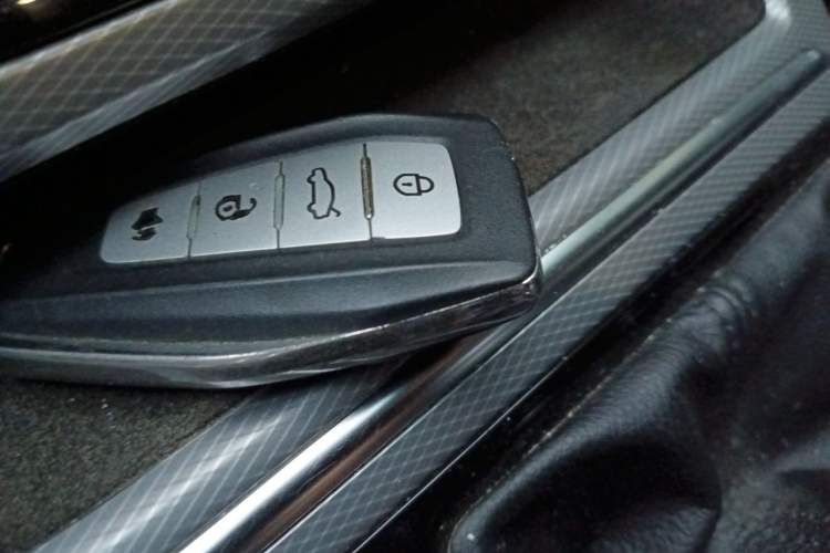 Used Geely Auto Emgrand GL 2019 1.8L Manual Elite Smart Edition Vehicle Key
