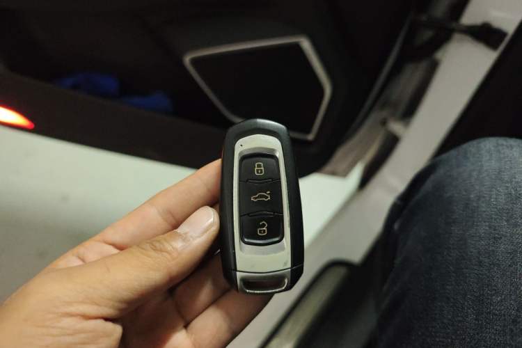 Used Geely Auto Emgrand GL 2019 1.4T CVT Elite Smart Edition Vehicle Key