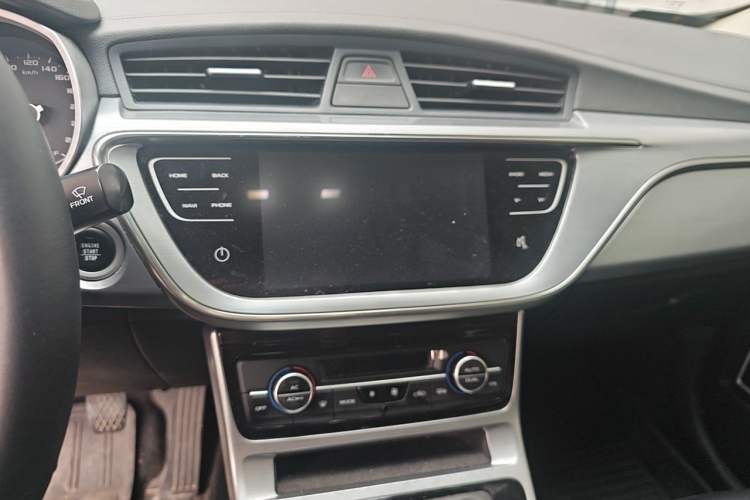 Used Geely Auto Emgrand GL 2019 1.4T Manual Elite Smart Edition Audio And AC Panel