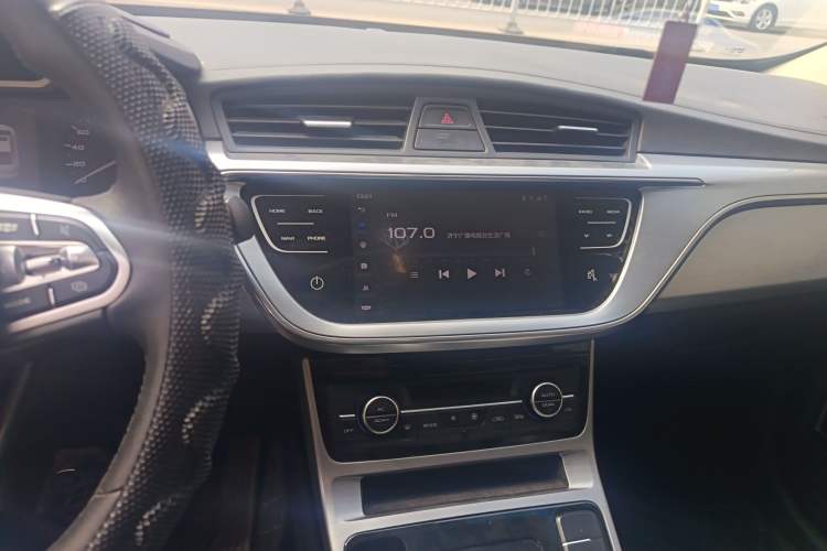 Used Geely Auto Emgrand GL 2019 1.5T DCT Elite Smart Edition Audio And AC Panel