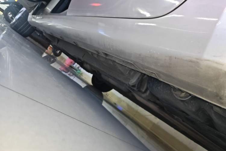 Used Geely Auto Emgrand GL 2019 1.4T CVT Elite Smart Edition Left Side Sill