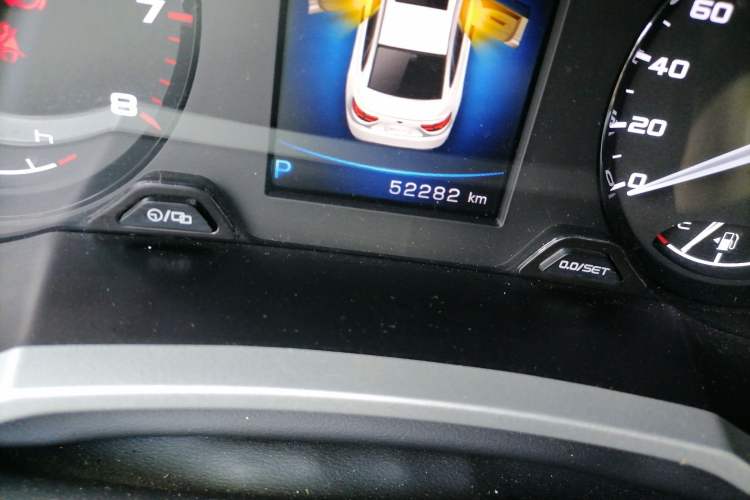 Used Geely Auto Emgrand GL 2019 1.4T CVT Elite Smart Edition Odometer Close Up