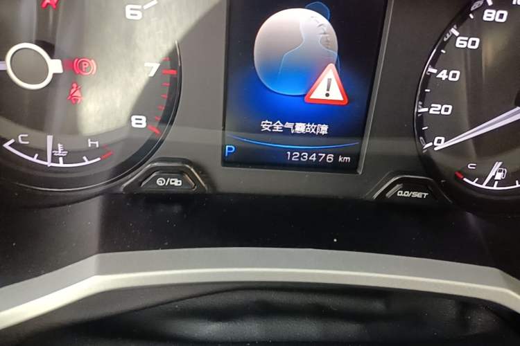 Used Geely Auto Emgrand GL 2019 1.4T CVT Elite Smart Edition Odometer Close Up