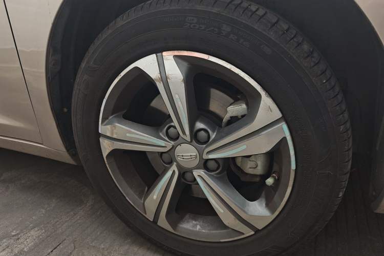 Used Geely Auto Emgrand GL 2019 1.4T Manual Elite Smart Edition Right Front Wheel Hub
