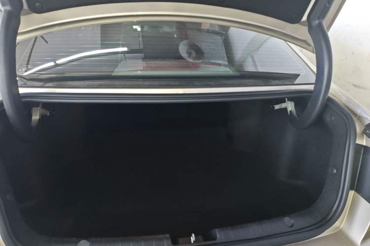 Used Geely Auto Emgrand GL 2019 1.4T CVT Elite Smart Edition Trunk