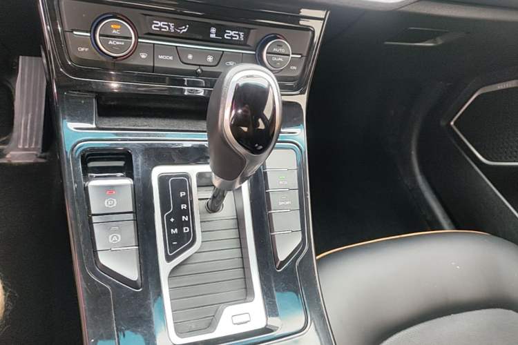 Used Geely Auto Emgrand GL 2020 1.4T CVT Luxury Model Gear Lever