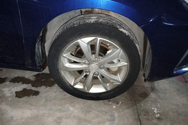 Used Geely Auto Emgrand GL 2020 1.4T CVT Luxury Model Right Front Wheel Hub