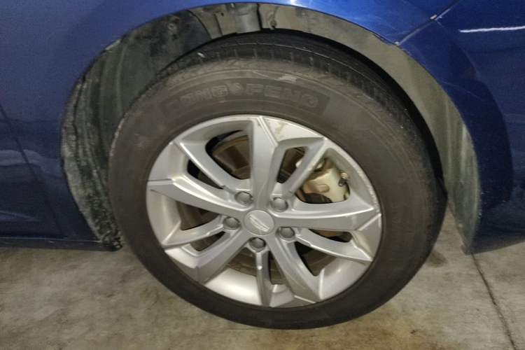 Used Geely Auto Emgrand GL 2020 1.4T CVT Luxury Model Right Front Wheel Hub