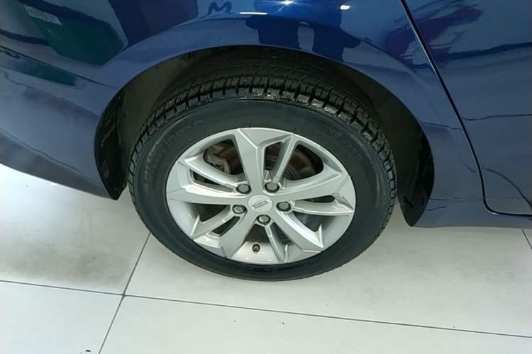 Used Geely Auto Emgrand GL 2020 1.4T CVT Luxury Model Right Rear Wheel Hub