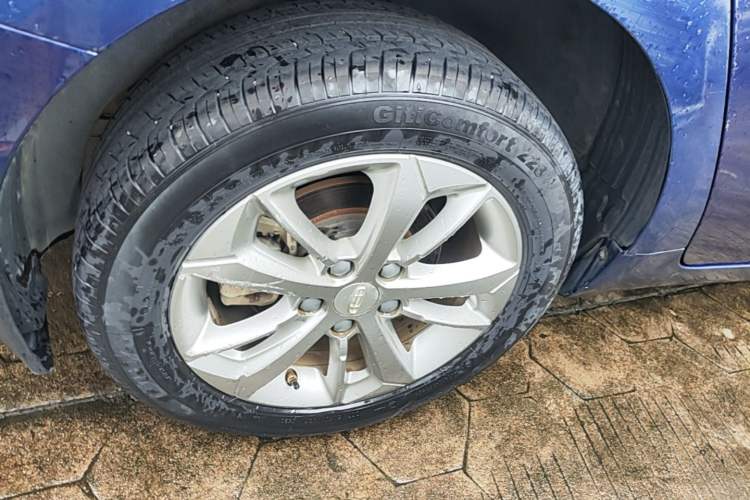 Used Geely Auto Emgrand GL 2020 1.4T CVT Luxury Model Right Rear Wheel Hub