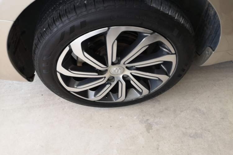 Used Geely Auto Emgrand GL 2020 1.4T CVT Luxury Model Exterior 5