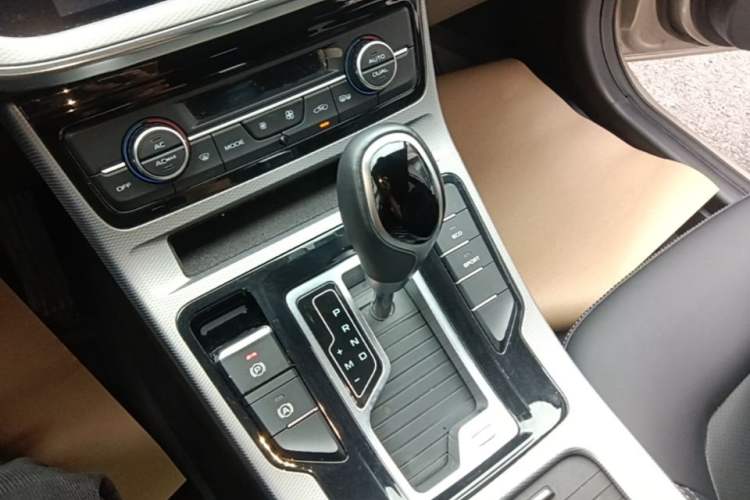 Used Geely Auto Emgrand GL 2020 1.4T CVT Asian Games Edition Gear Lever