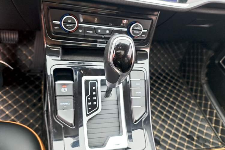 Used Geely Auto Emgrand GL 2020 1.4T CVT Luxury Model Gear Lever