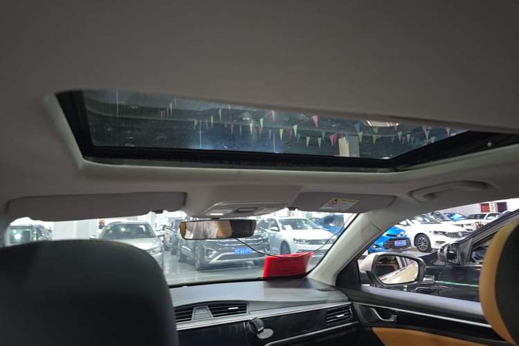 Used Geely Auto Emgrand GL 2020 1.4T CVT Luxury Model Headliner
