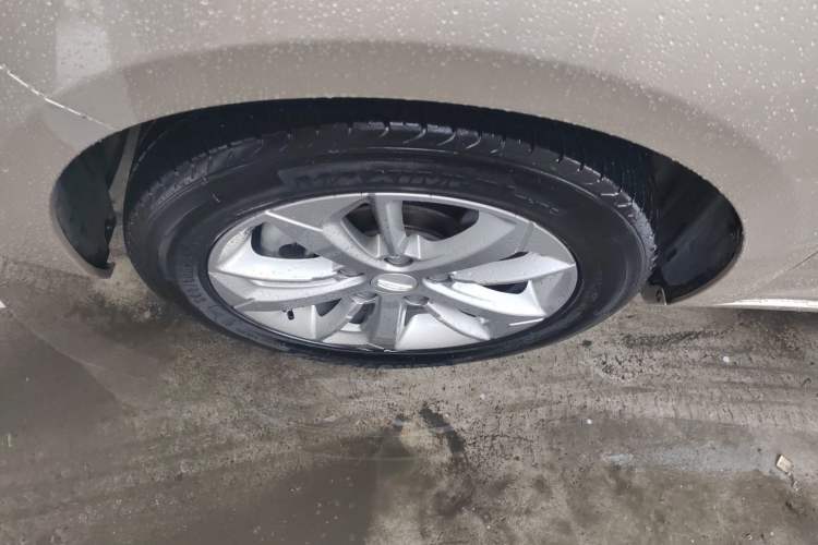 Used Geely Auto Emgrand GL 2020 1.4T CVT Luxury Model Left Front Wheel Hub