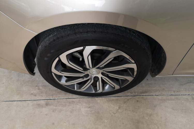 Used Geely Auto Emgrand GL 2020 1.4T CVT Luxury Model Left Front Wheel Hub