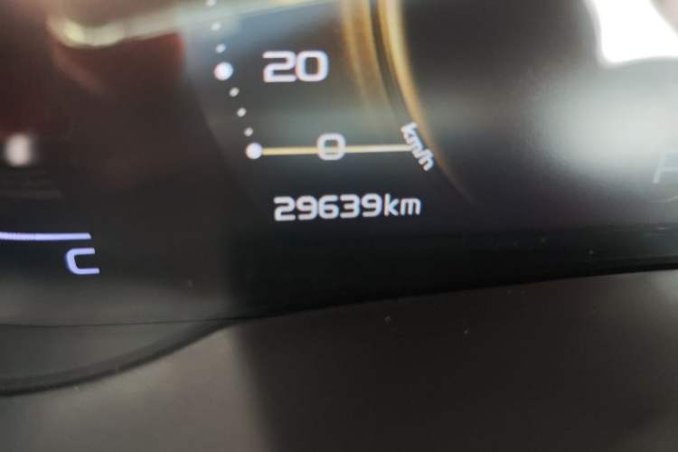 Used Geely Auto Emgrand GL 2020 1.4T CVT Luxury Model Odometer Close Up
