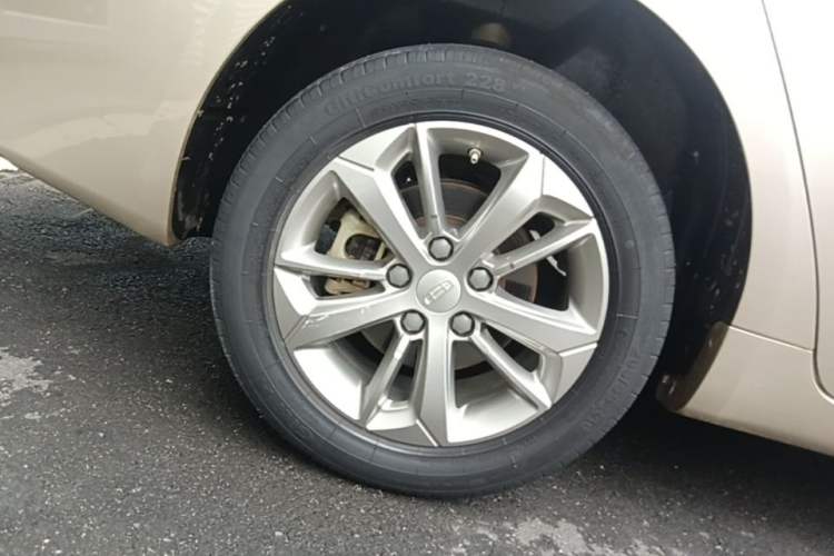 Used Geely Auto Emgrand GL 2020 1.4T CVT Asian Games Edition Right Rear Wheel Hub