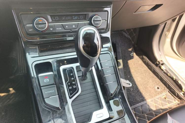 Used Geely Auto Emgrand GL 2020 1.4T CVT Luxury Model Gear Lever