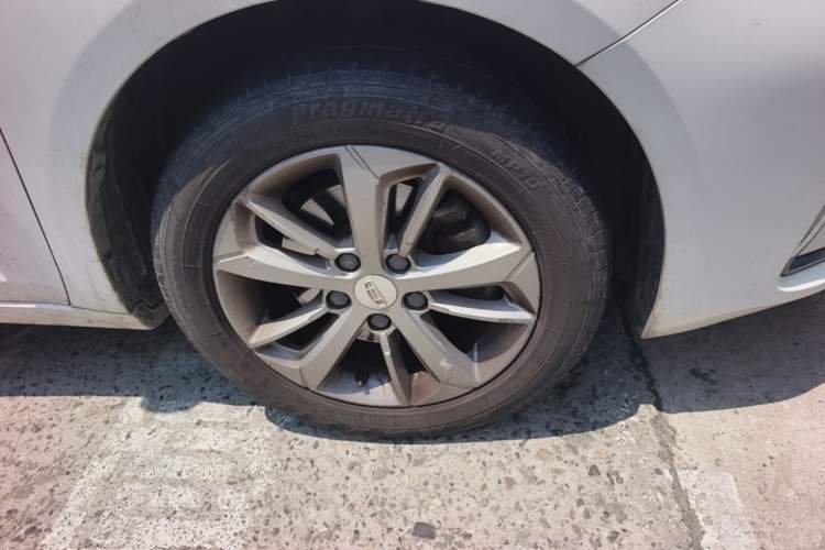 Used Geely Auto Emgrand GL 2020 1.4T CVT Luxury Model Right Front Wheel Hub