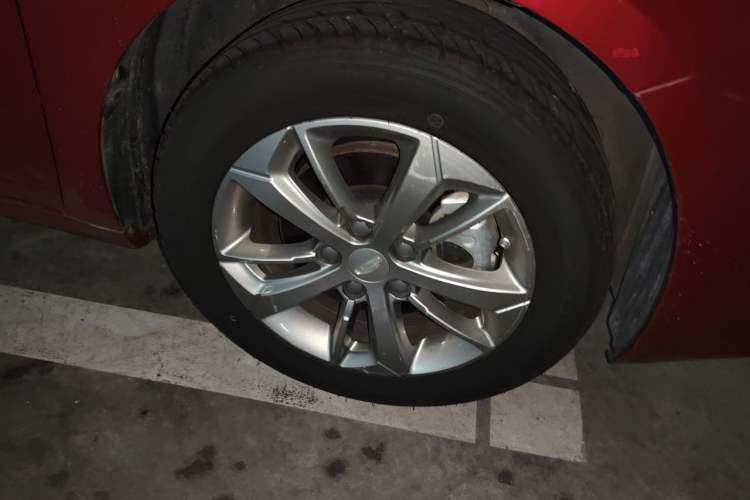 Used Geely Auto Emgrand GL 2020 1.4T CVT Luxury Model Right Front Wheel Hub