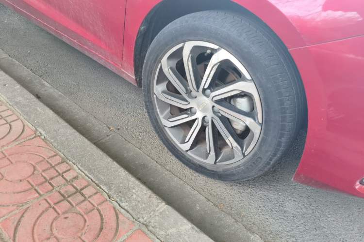 Used Geely Auto Emgrand GL 2020 1.4T CVT Luxury Edition Right Front Wheel Hub