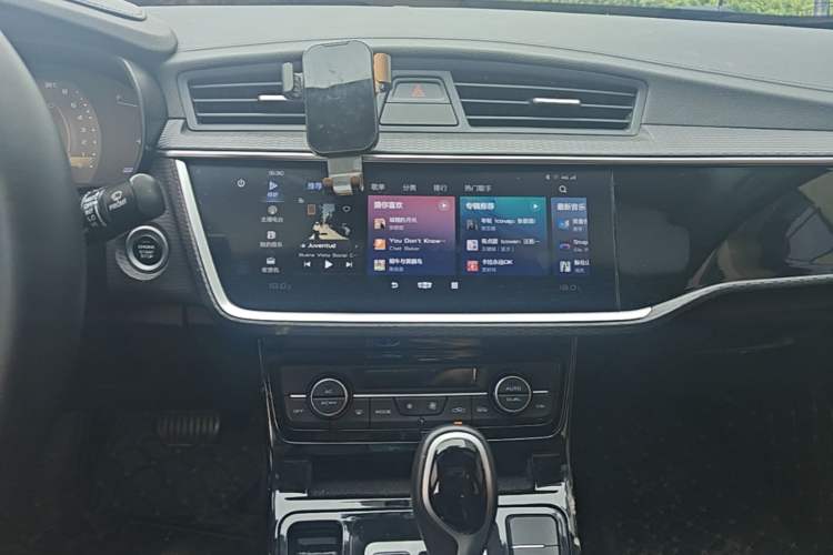 Used Geely Auto Emgrand GL 2020 1.4T CVT Luxury Model Audio And AC Panel