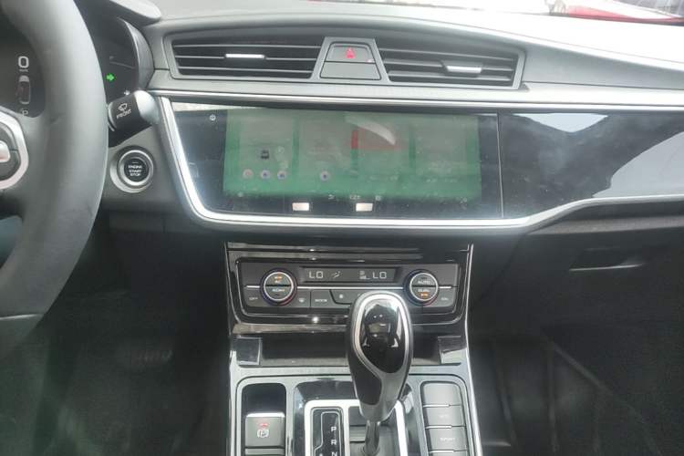 Used Geely Auto Emgrand GL 2020 1.4T CVT Luxury Model Audio And AC Panel