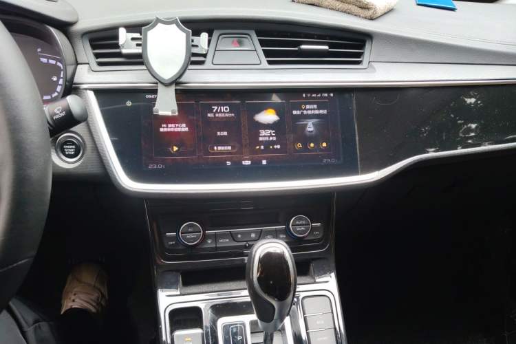 Used Geely Auto Emgrand GL 2020 1.4T CVT Luxury Model Audio And AC Panel