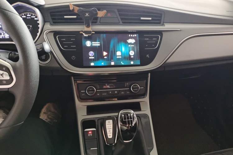 Used Geely Auto Emgrand GL 2020 1.4T Manual Asian Games Edition Audio And AC Panel