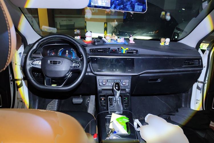 Used Geely Auto Emgrand GL 2020 1.4T CVT Luxury Model Center Console