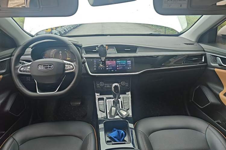 Used Geely Auto Emgrand GL 2020 1.4T CVT Luxury Model Center Console