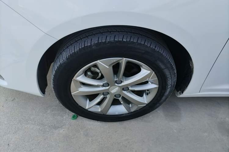 Used Geely Auto Emgrand GL 2020 1.4T CVT Luxury Model Exterior 4