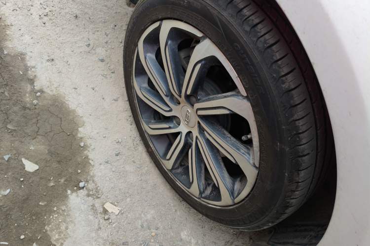 Used Geely Auto Emgrand GL 2020 1.4T CVT Luxury Edition Exterior 5