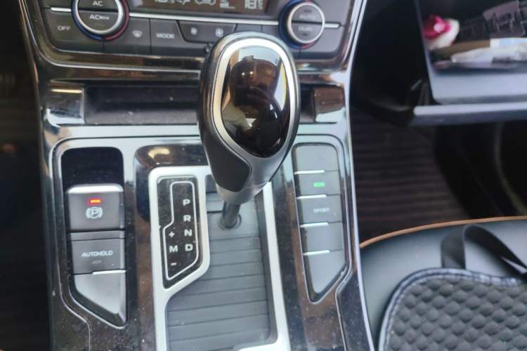 Used Geely Auto Emgrand GL 2020 1.4T CVT Luxury Model Gear Lever