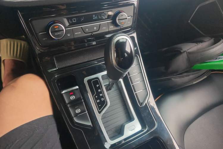 Used Geely Auto Emgrand GL 2020 1.4T CVT Luxury Model Gear Lever