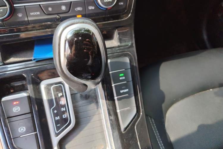 Used Geely Auto Emgrand GL 2020 1.4T CVT Luxury Model Gear Lever