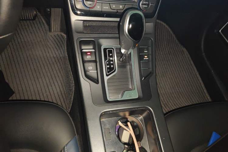 Used Geely Auto Emgrand GL 2020 1.4T CVT Luxury Model Gear Lever