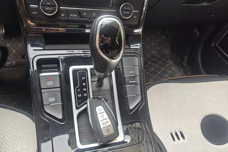 Used Geely Auto Emgrand GL 2020 1.4T CVT Luxury Model Gear Lever