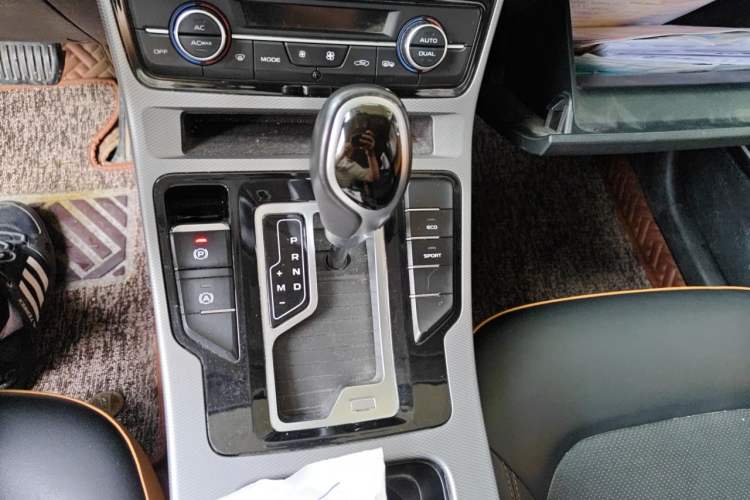 Used Geely Auto Emgrand GL 2020 1.4T CVT Asian Games Edition Gear Lever