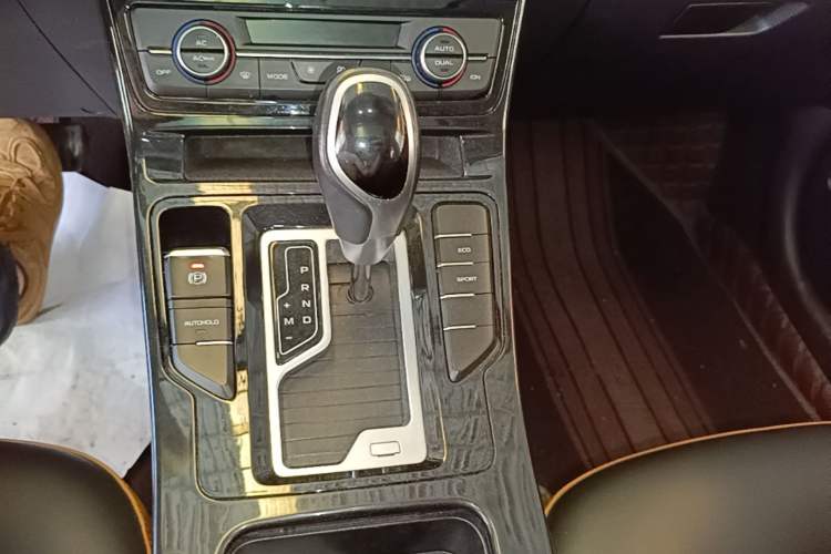 Used Geely Auto Emgrand GL 2020 1.4T CVT Luxury Model Gear Lever