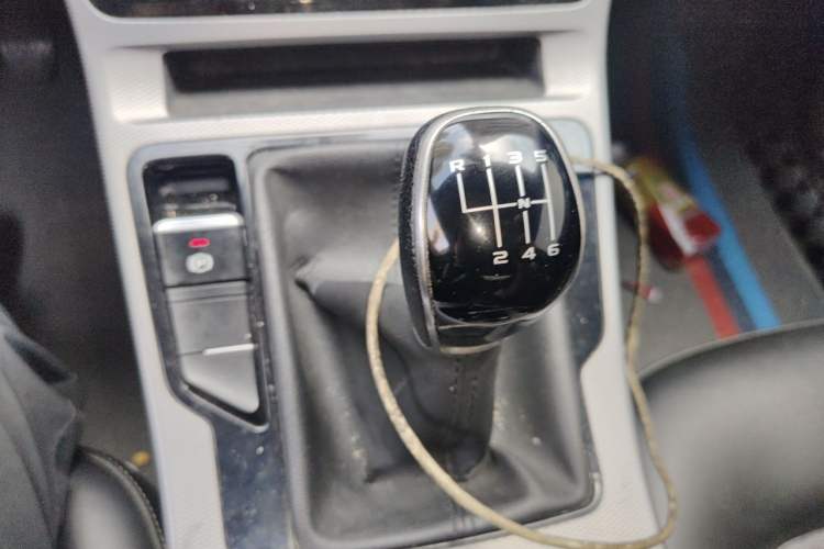 Used Geely Auto Emgrand GL 2020 1.4T Manual Luxury Model Gear Lever