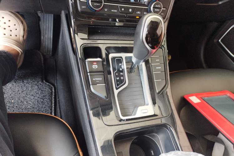 Used Geely Auto Emgrand GL 2020 1.4T CVT Luxury Model Gear Lever