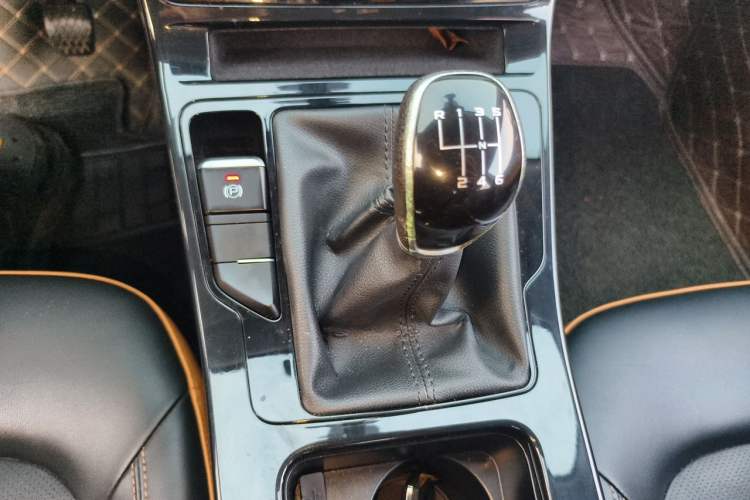 Used Geely Auto Emgrand GL 2020 1.4T Manual Luxury Model Gear Lever