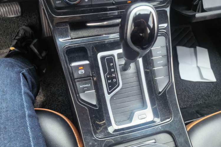 Used Geely Auto Emgrand GL 2020 1.4T CVT Luxury Model Gear Lever