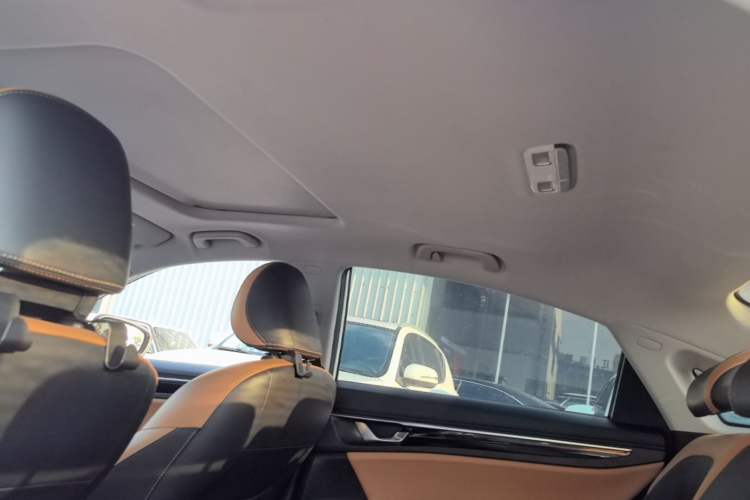 Used Geely Auto Emgrand GL 2020 1.4T CVT Luxury Model Headliner