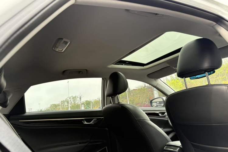 Used Geely Auto Emgrand GL 2020 1.4T CVT Luxury Model Headliner