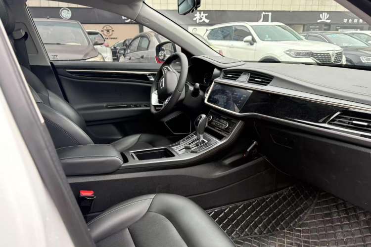 Used Geely Auto Emgrand GL 2020 1.4T CVT Luxury Model Interior 3